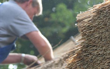 professional An Leth Meadhanach thatchers